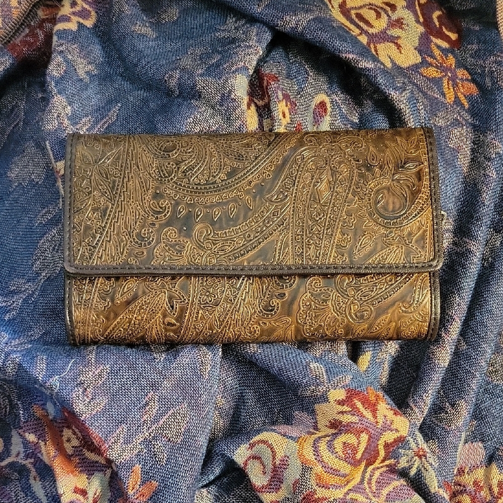 NWT Relic Brown Paisley Women's Wallet